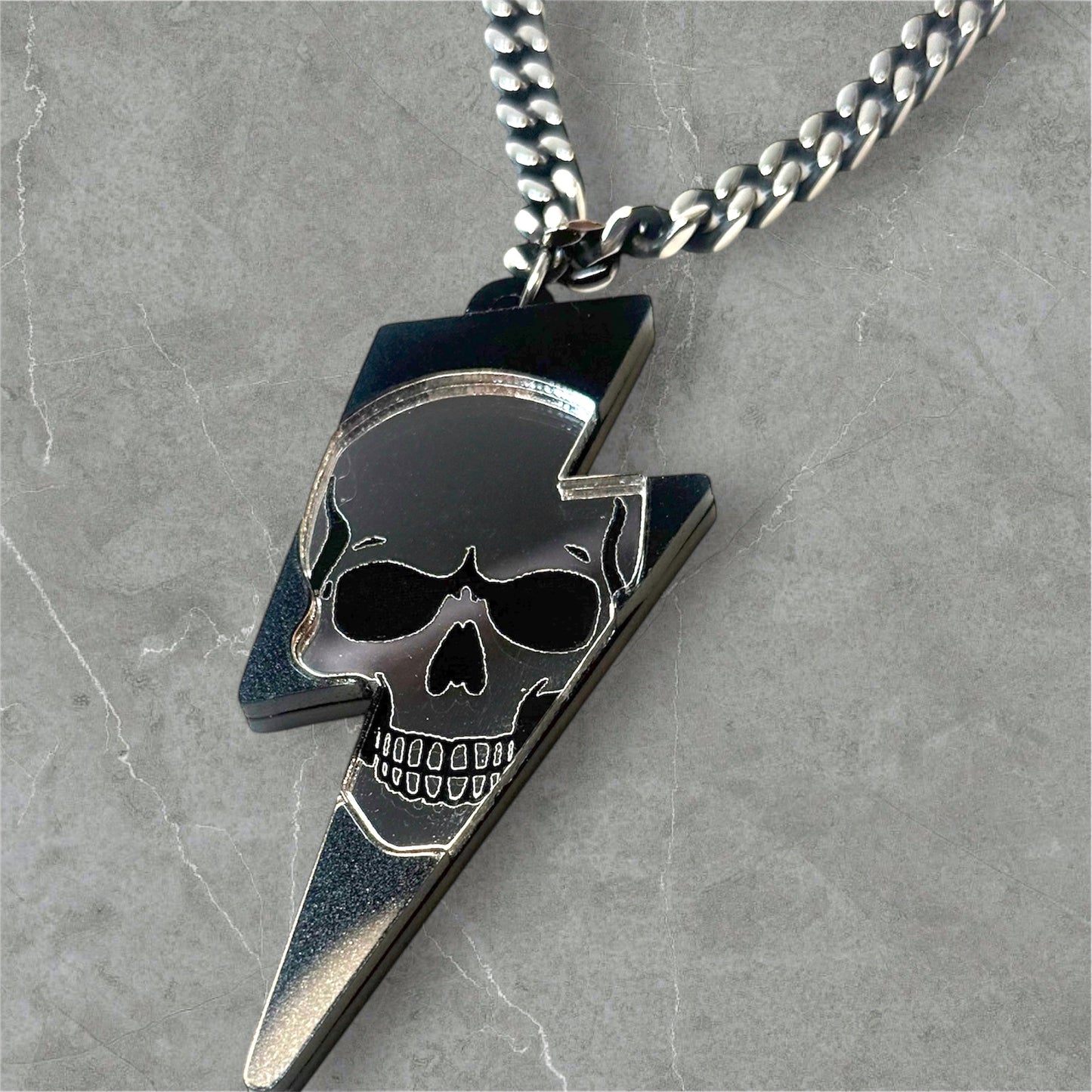 Colgante Rayo y Calavera