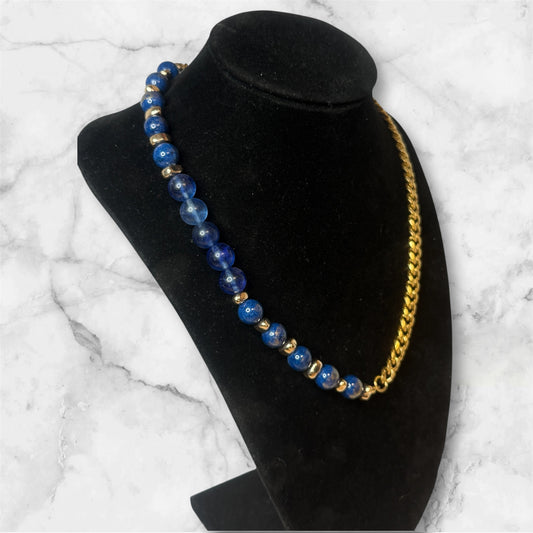 Azul y dorado
